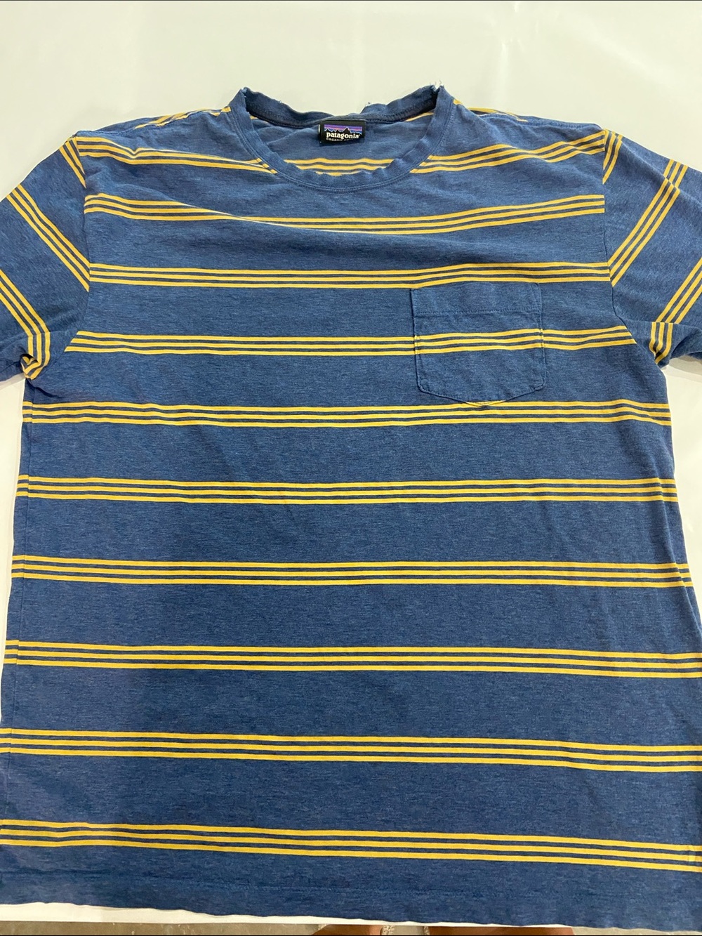 Patagonia organic cotton Men's Navy Blue & Yellow Striped Pocket Tee Sz M
